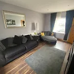 Rockside Sleeps 6, Jacuzzi Bath, Walk To Rock Of Villa