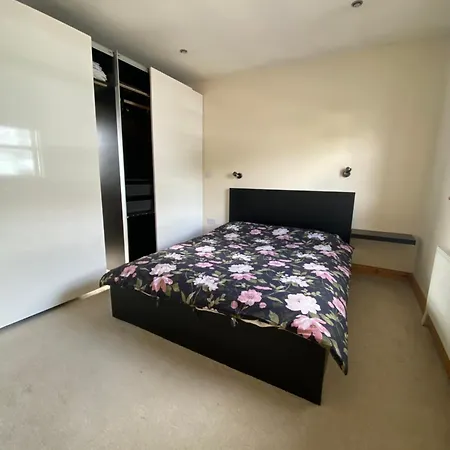 Rockside Sleeps 6, Jacuzzi Bath, Walk To Rock Of *