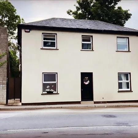 Rockside Sleeps 7, Jacuzzi Bath, Walk To Rock Of Cashel (Tipperary)