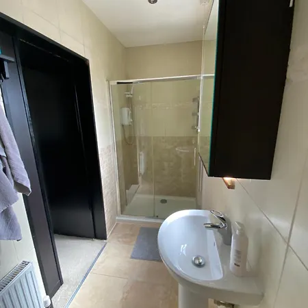 Rockside Sleeps 7, Jacuzzi Bath, Walk To Rock Of Villa