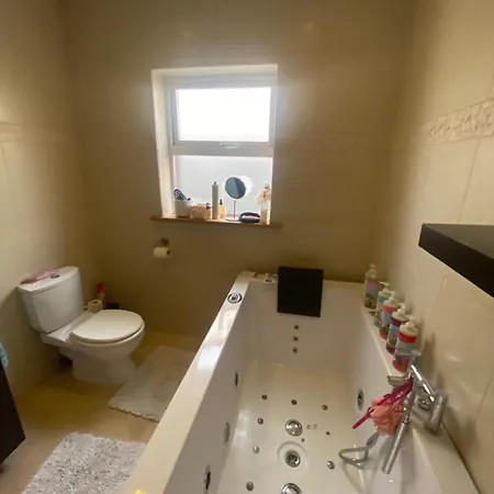 فيلة Rockside Sleeps 6, Jacuzzi Bath, Walk To Rock Of