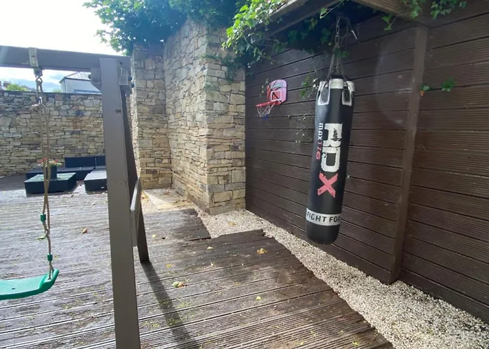 Villa Rockside Sleeps 7, Jacuzzi Bath, Walk To Rock Of Cashel (Tipperary)