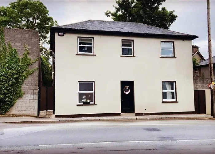 Rockside Sleeps 7, Jacuzzi Bath, Walk To Rock Of Cashel (Tipperary)