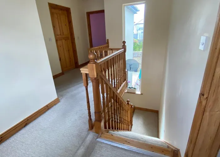 Villa Rockside Sleeps 7, Jacuzzi Bath, Walk To Rock Of *